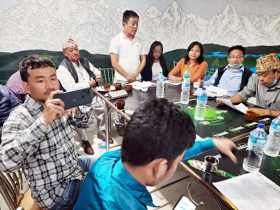 भाषा आयोगसंग वान्तवाहरु रिसाए