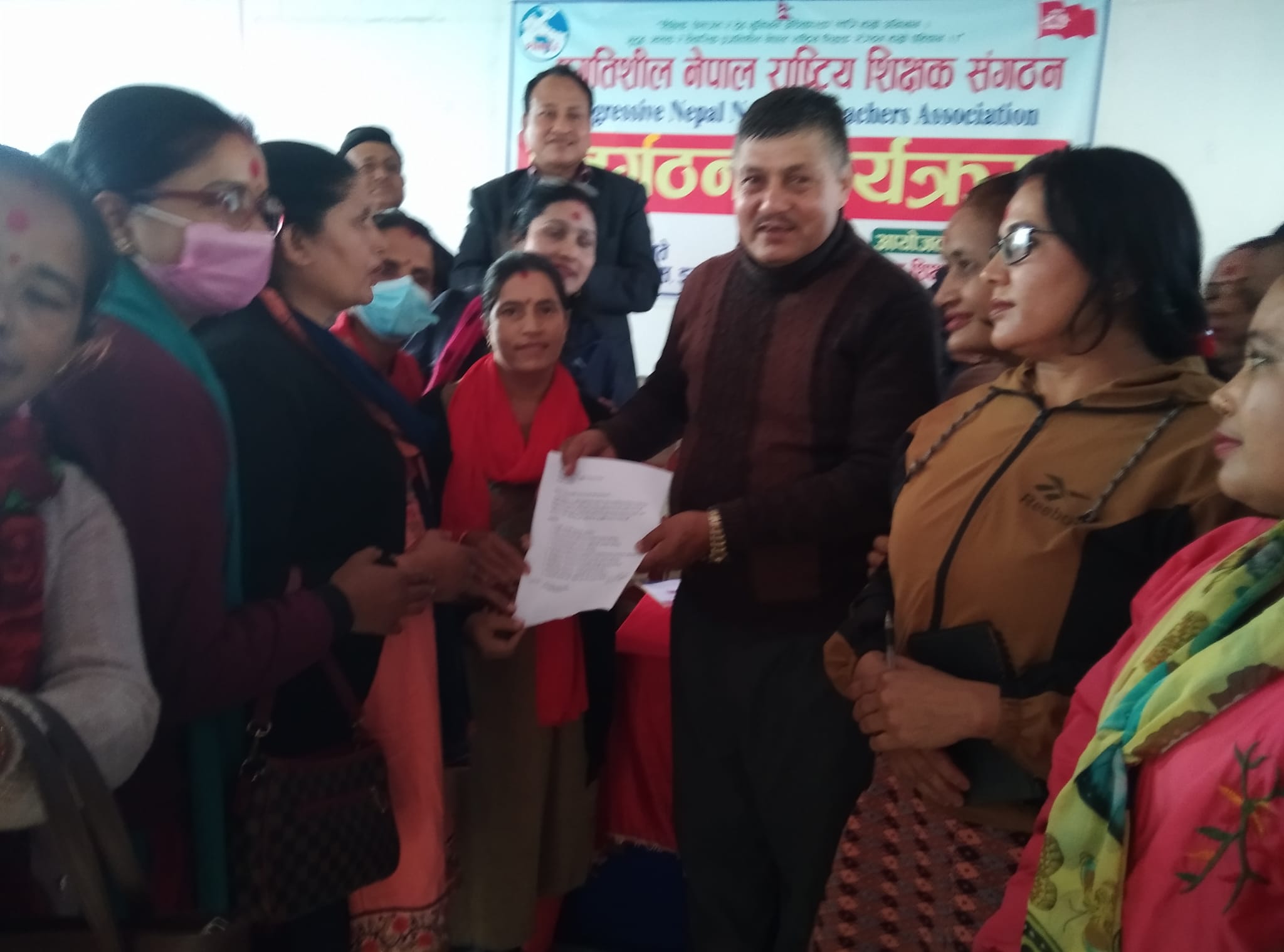 नेकपा एस निकट गुरुहरुले इटहरीमा नेता छाने ः १४ बुंदे घोषणा पत्र आयो