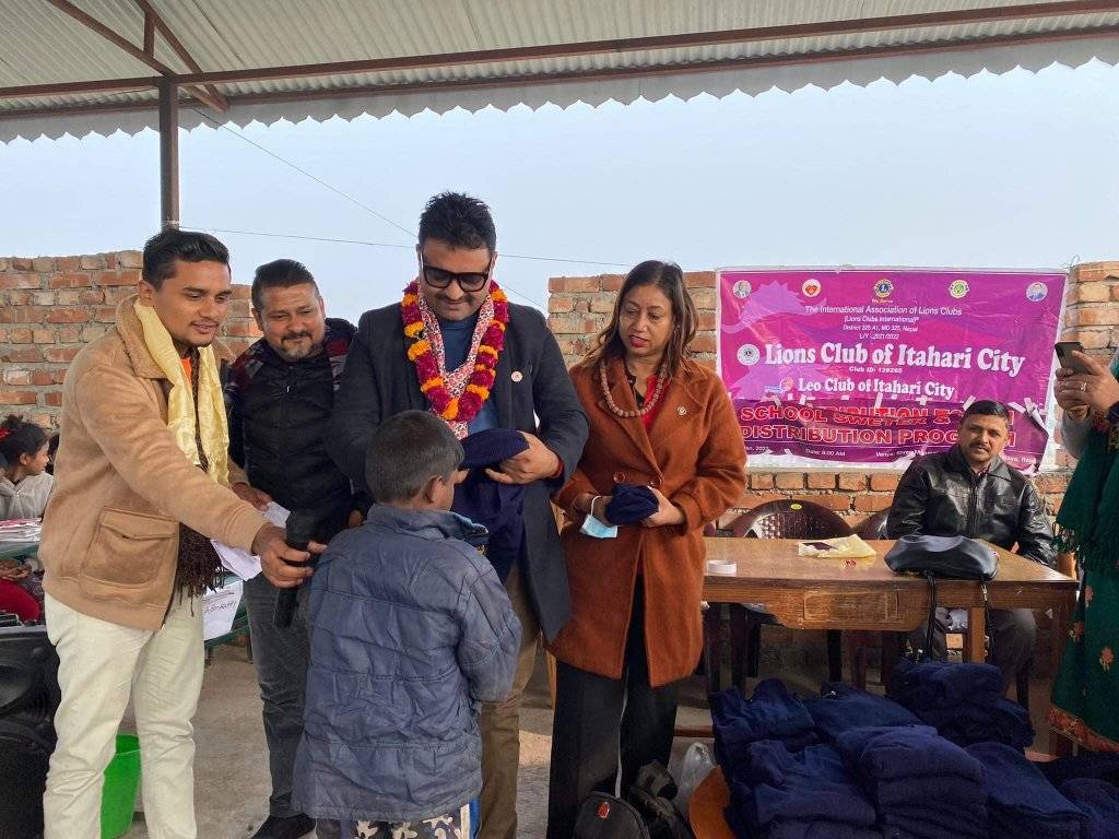 लायन्स क्लब अफ इटहरी सिटीले न्यानो कपडा बाड्यो